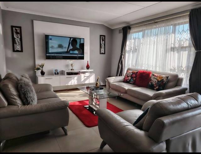 3 BEDROOM HOUSE FOR SALE IN MARIANNHILL PARK